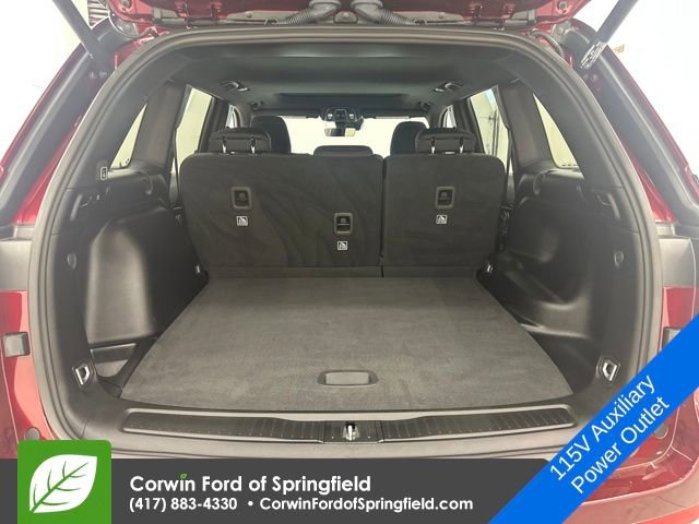 Used 2025 Jeep Grand Cherokee Laredo X w/ Luxury Tech Group I image 15