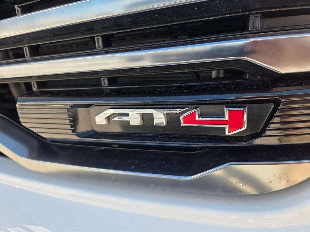Used 2025 GMC Sierra 1500 AT4 w/ AT4 Premium Package AWD/4WD image 5