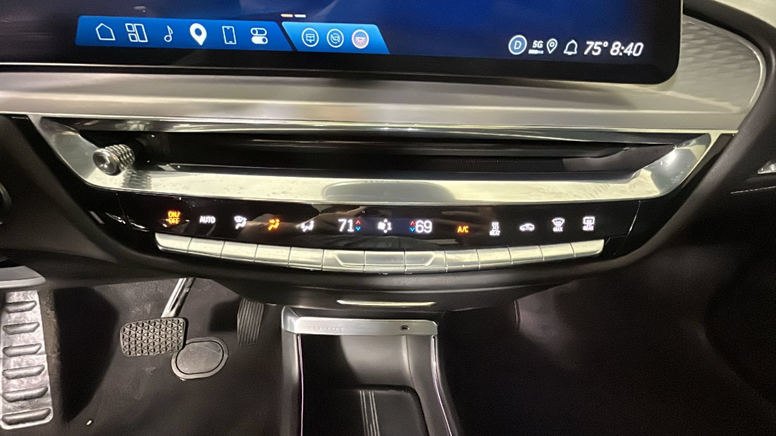 Used 2024 Cadillac Lyriq Sport RWD image 23