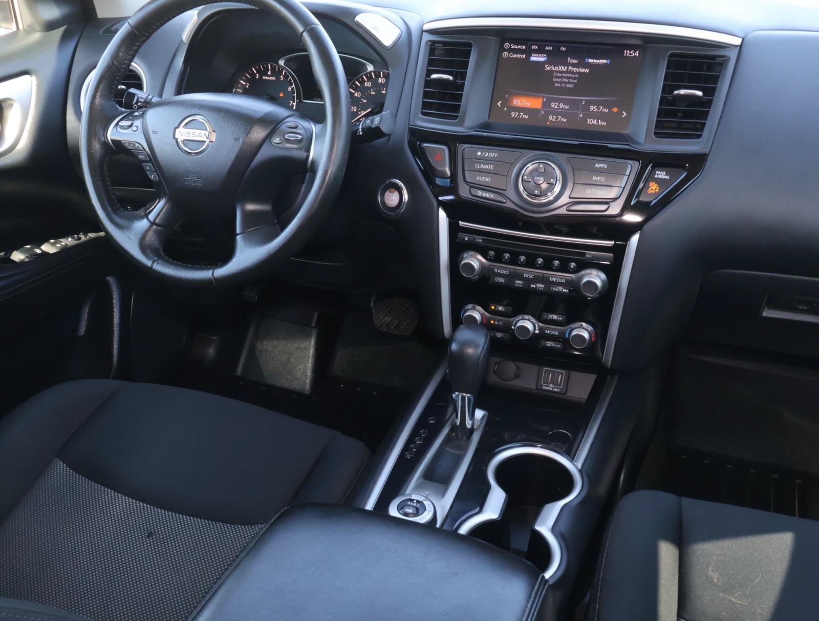 Used 2018 Nissan Pathfinder SV AWD/4WD image 10