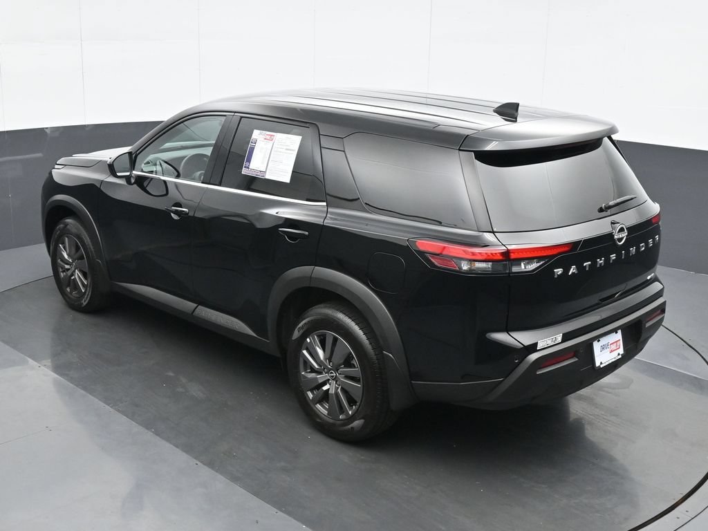 Used 2025 Nissan Pathfinder S AWD/4WD image 19