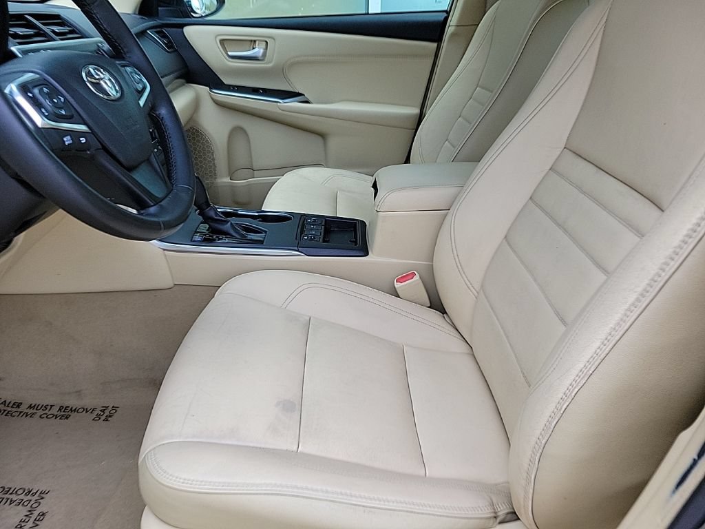 Used 2016 Toyota Camry XLE w/ Moonroof Package FWD image 13
