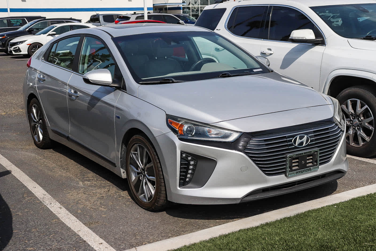 Used 2019 Hyundai Ioniq Limited w/ Ultimate Package 02 FWD image 2