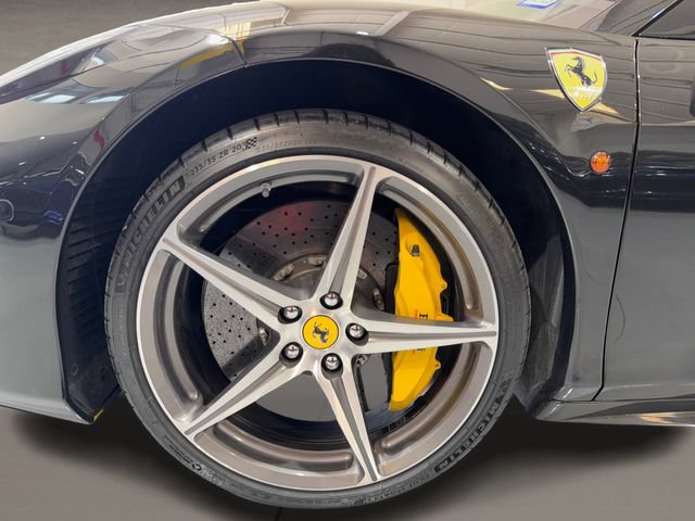 Used 2014 Ferrari 458 Spider RWD image 25