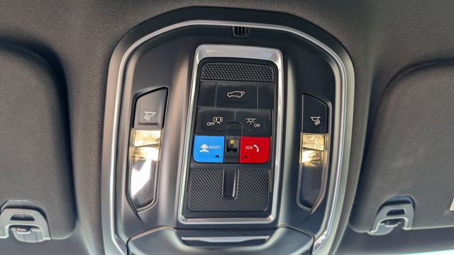 Used 2022 Jeep Wagoneer Series I AWD/4WD image 25