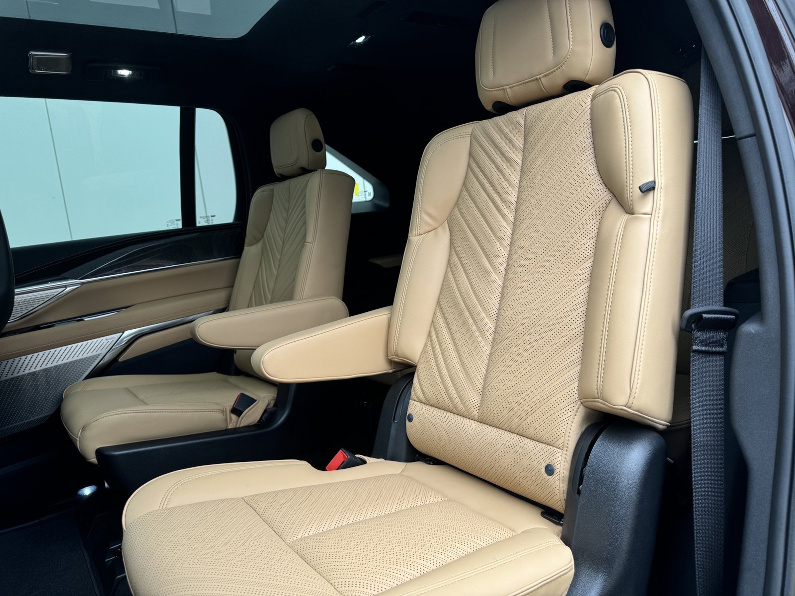 New 2025 Cadillac Escalade IQ Sport 2 w/ LPO, ONYX Package image 11