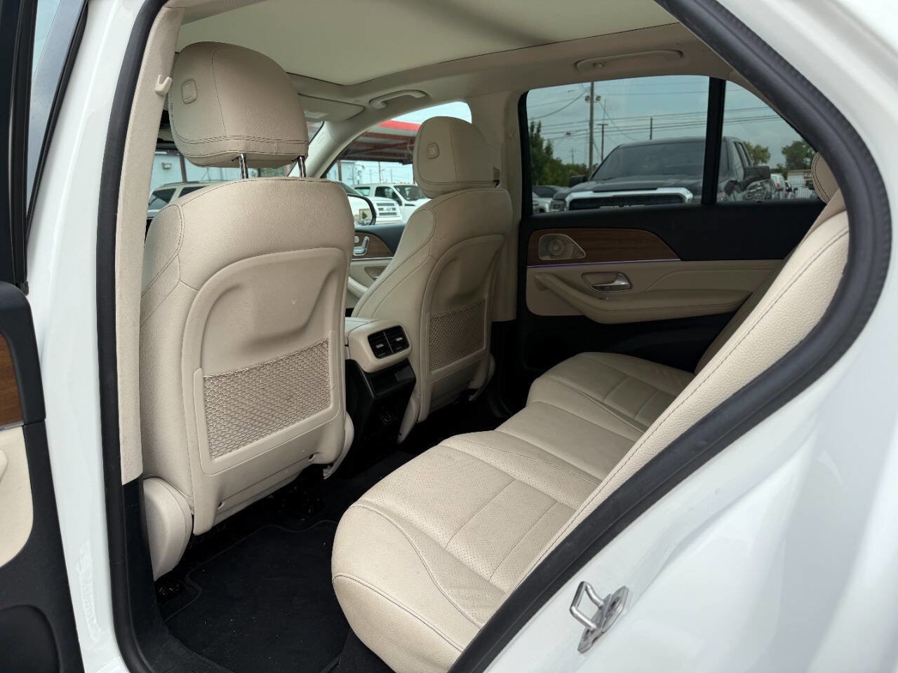 Used 2021 Mercedes-Benz GLE 350 w/ AMG Line Exterior image 7