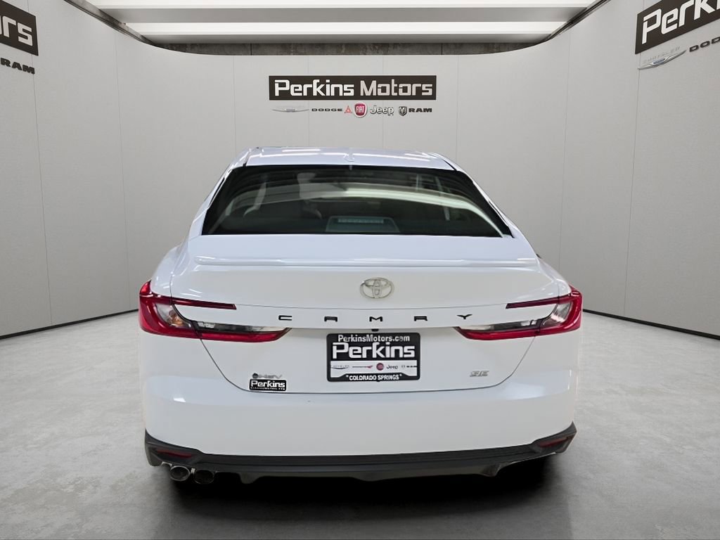 Used 2025 Toyota Camry SE FWD image 4