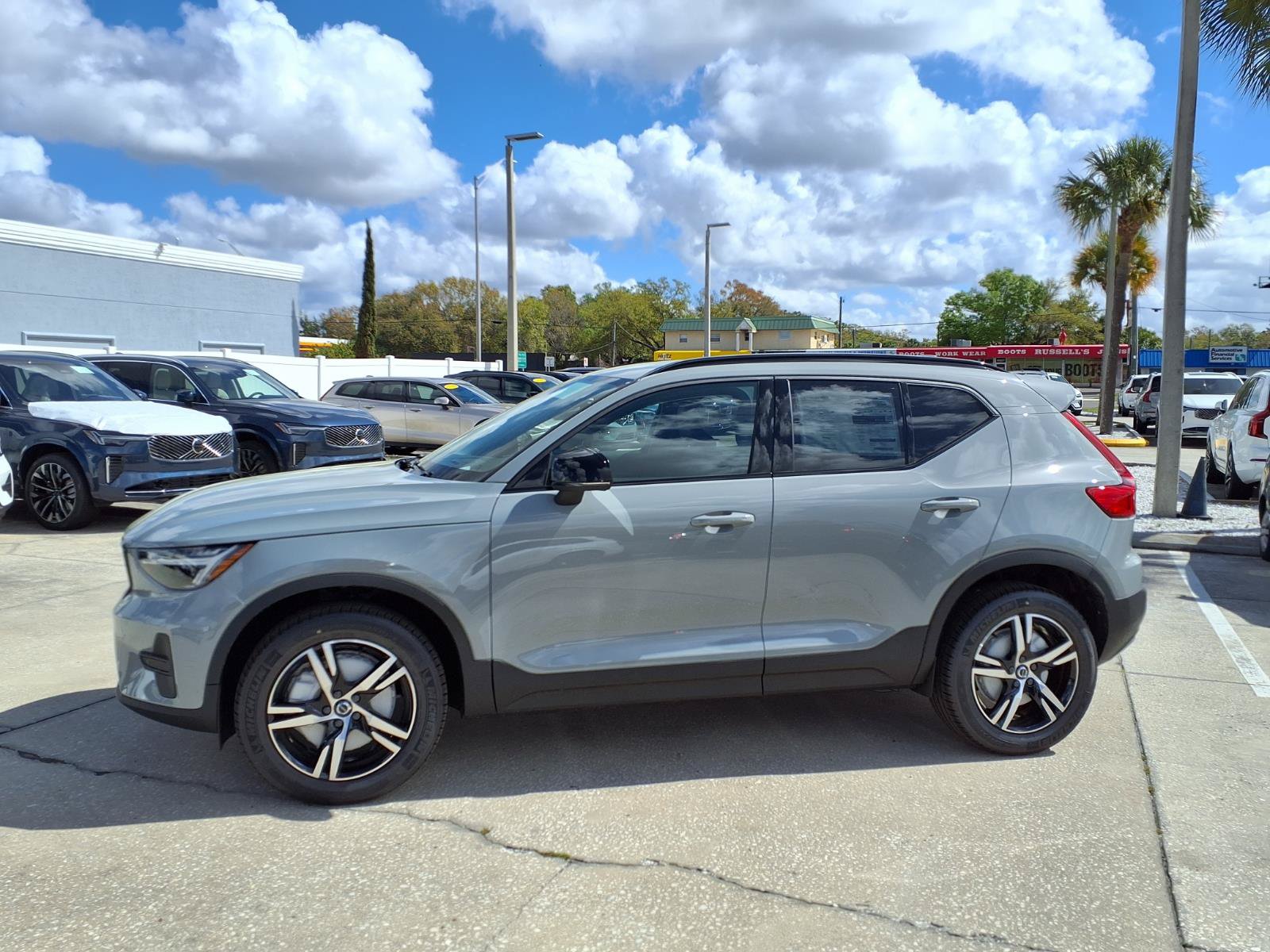 New 2026 Volvo XC40 B5 Core AWD/4WD image 4