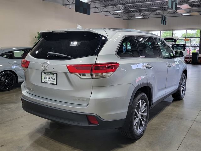 Used 2019 Toyota Highlander XLE AWD/4WD image 5