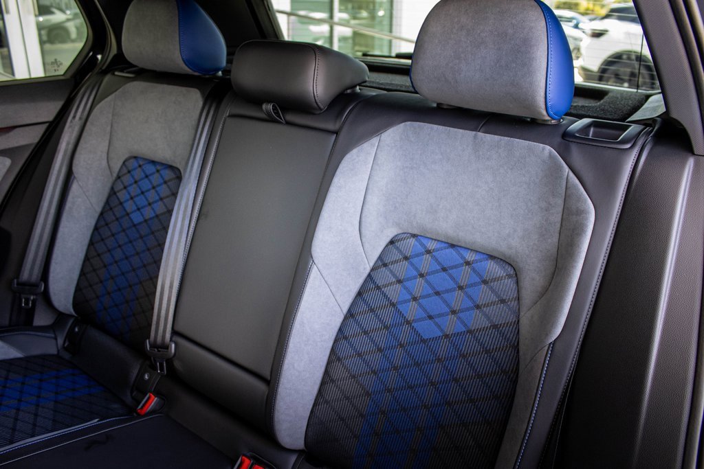 Used 2025 Volkswagen Golf R Black Edition image 50