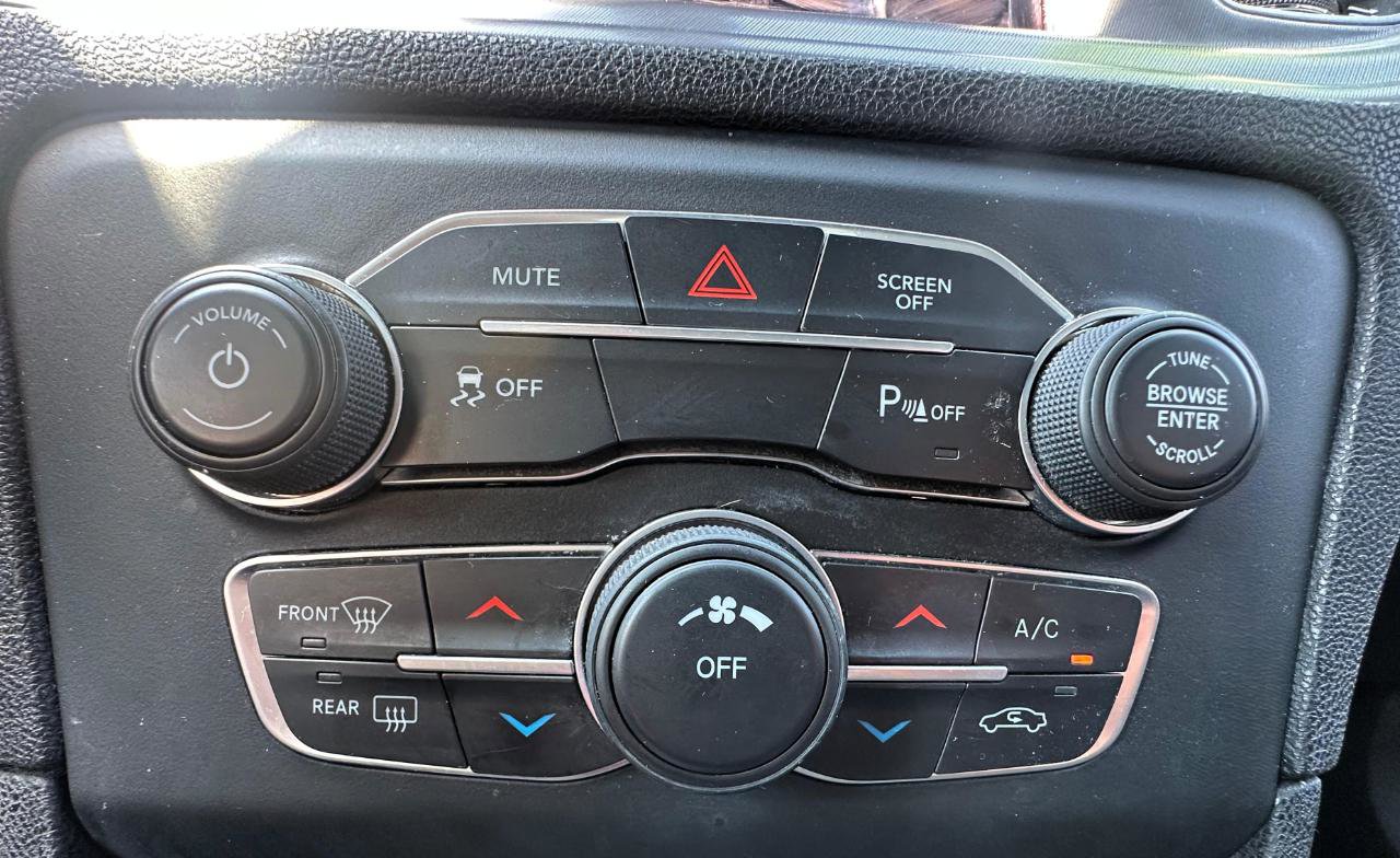 Used 2023 Dodge Charger SXT RWD image 17