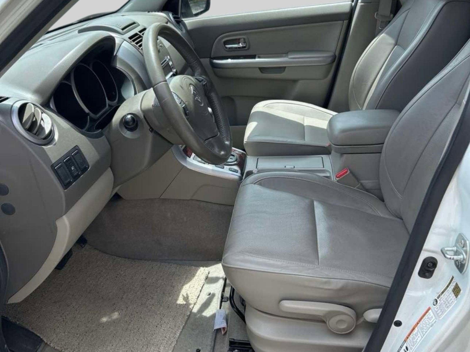 Used 2012 Suzuki Grand Vitara Limited image 3