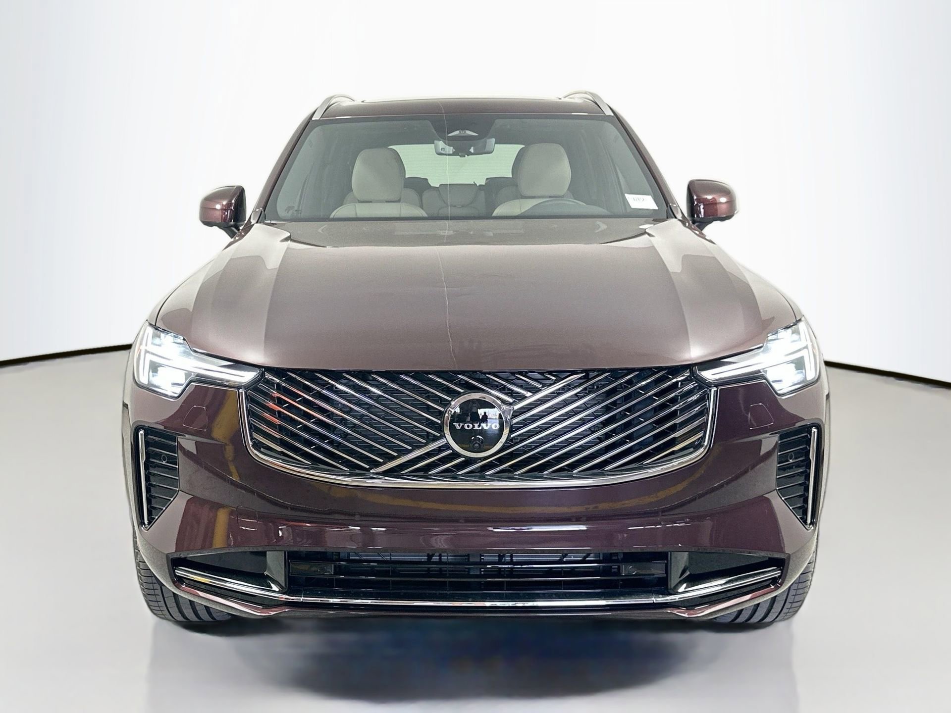 New 2026 Volvo XC90 B5 Plus w/ Protection Package Premier AWD/4WD image 2