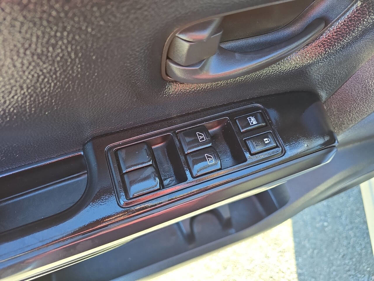 Used 2017 Nissan Titan S image 10