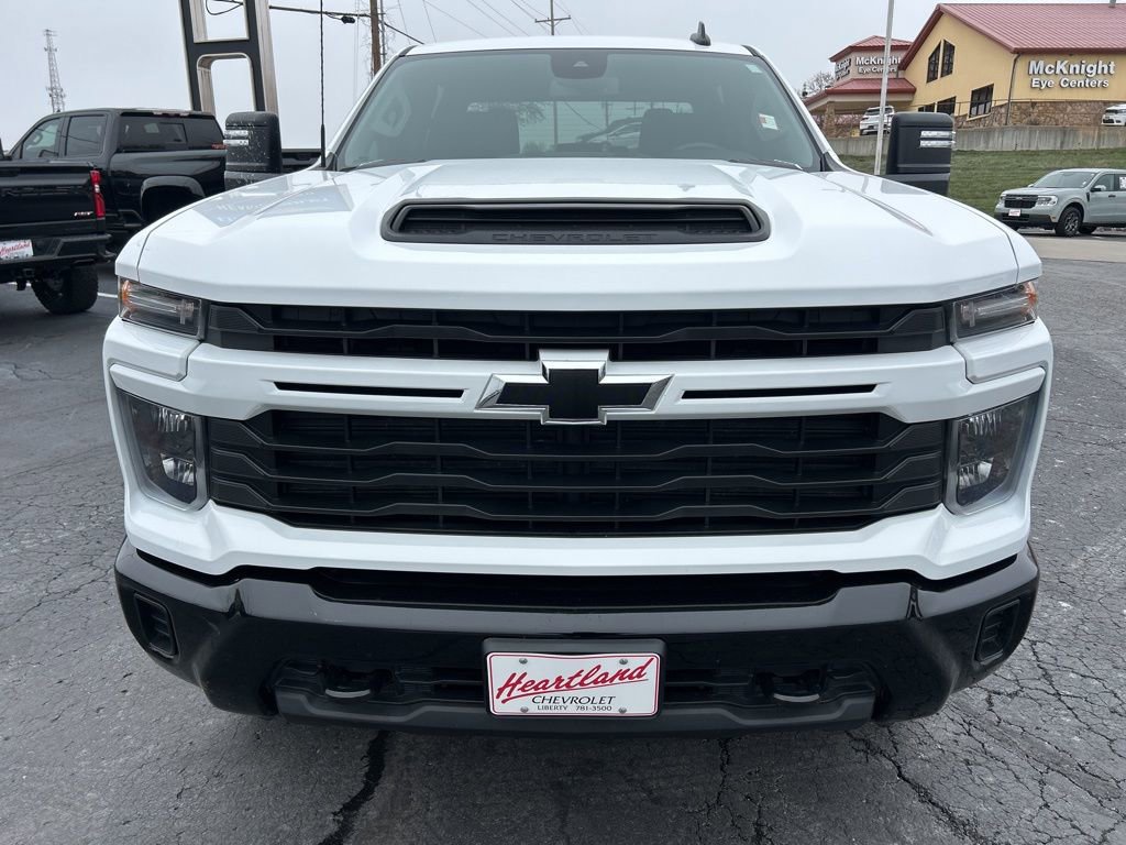 Used 2024 Chevrolet Silverado 2500 Custom w/ Custom Convenience Package image 2