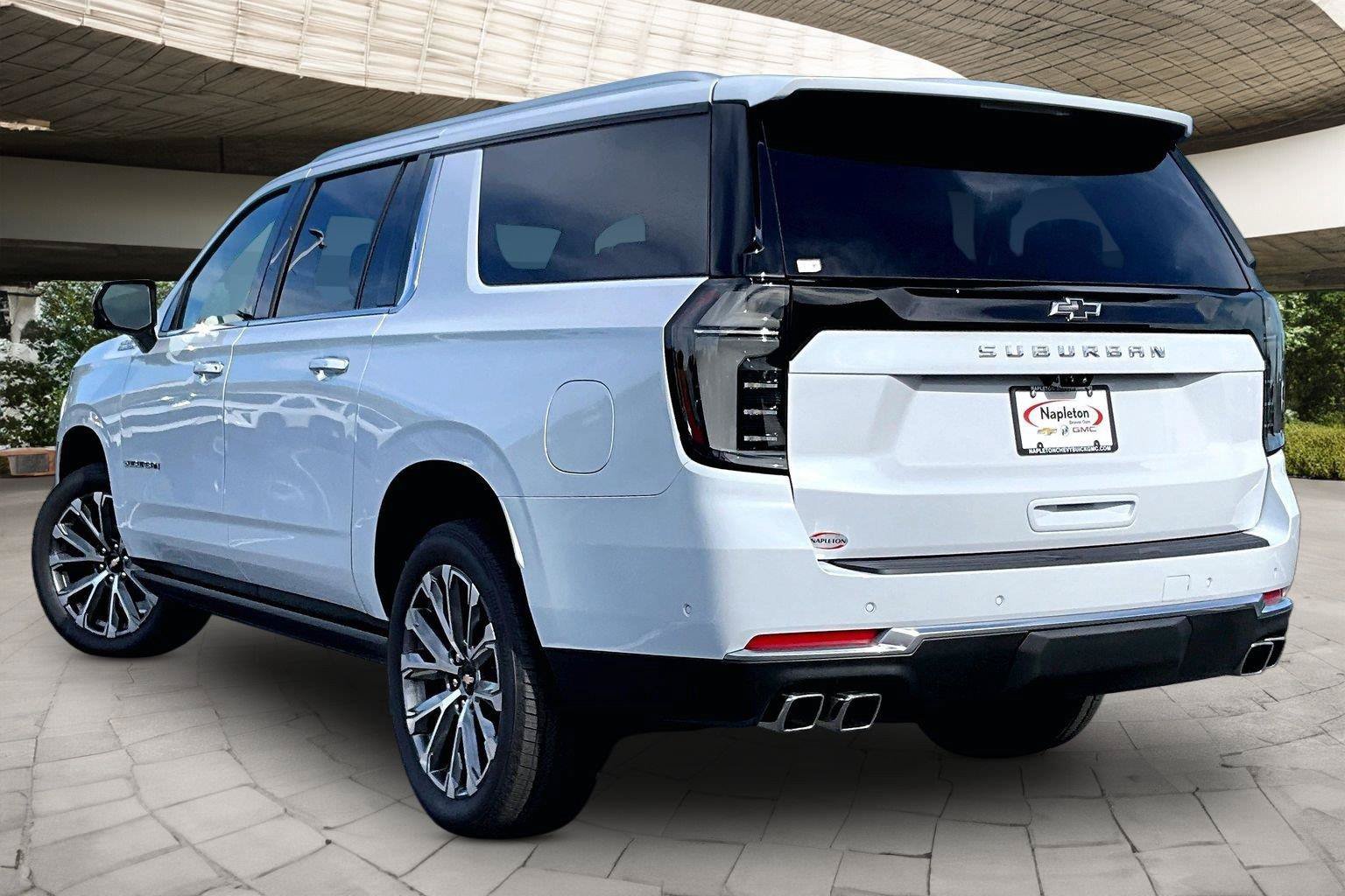 New 2026 Chevrolet Suburban High Country AWD/4WD image 3