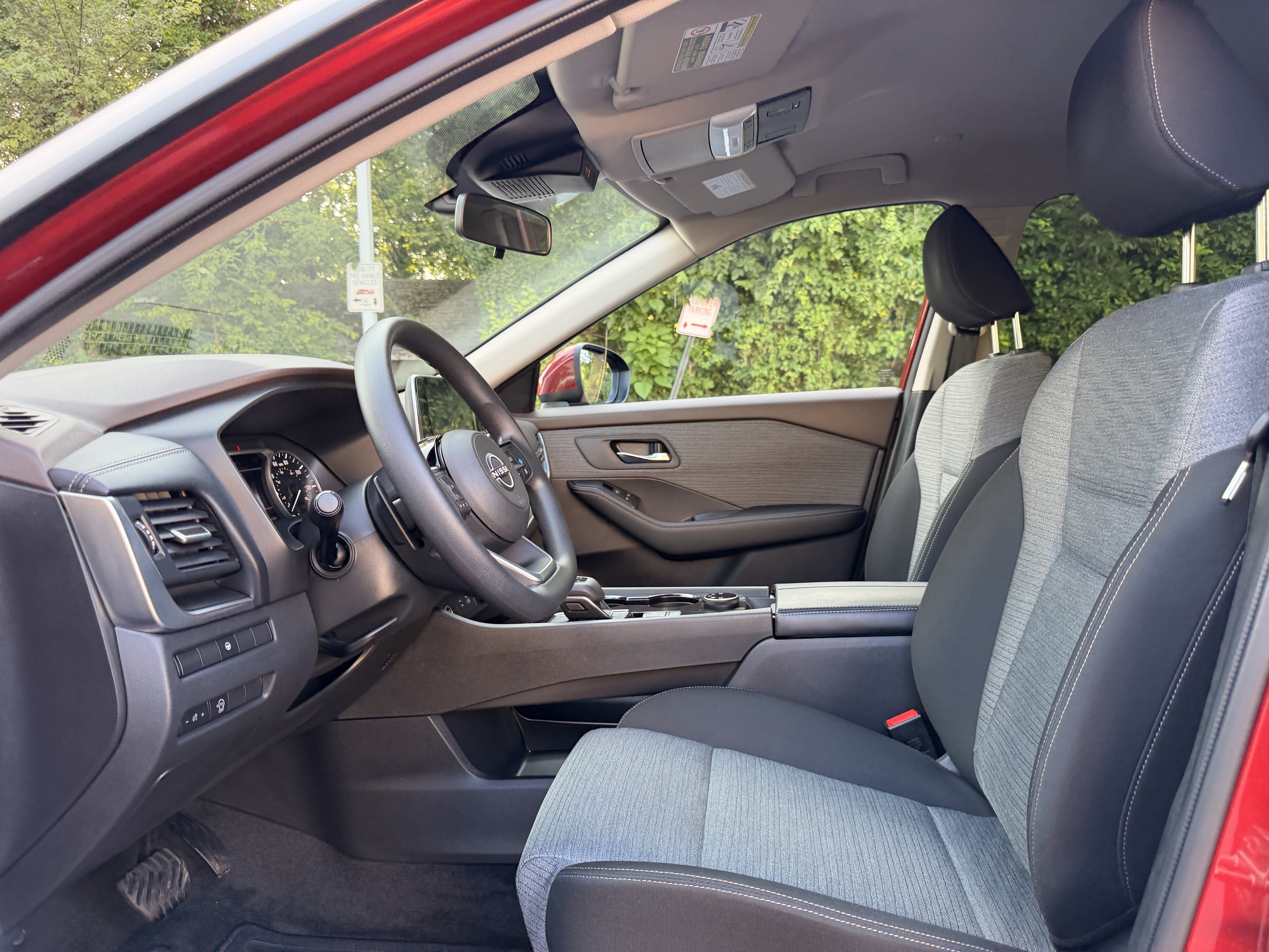 Used 2023 Nissan Rogue SV AWD/4WD image 15