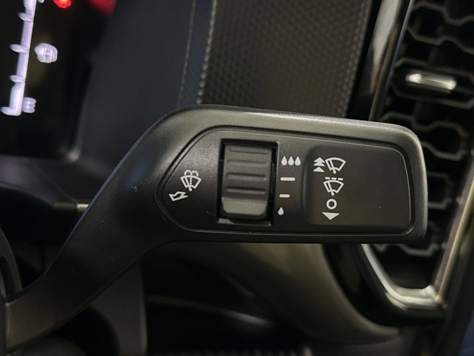 New 2026 Ford Ranger XLT w/ Equipment Group 301A High image 31