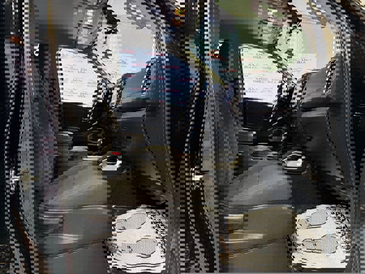 Used 2024 Nissan Frontier SV image 55