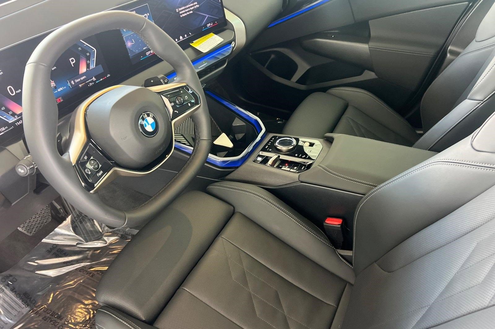 Used 2025 BMW X3 xDrive30i w/ Premium Package AWD/4WD image 4