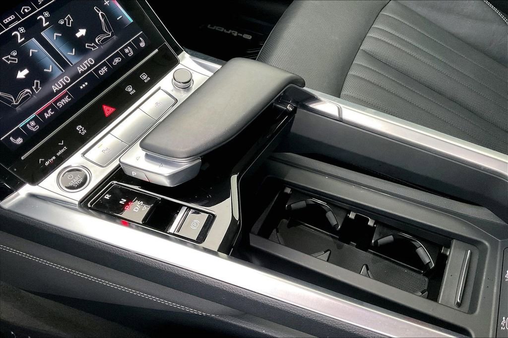 Used 2024 Audi Q8 e-tron Premium Plus w/ Premium Plus Package image 18