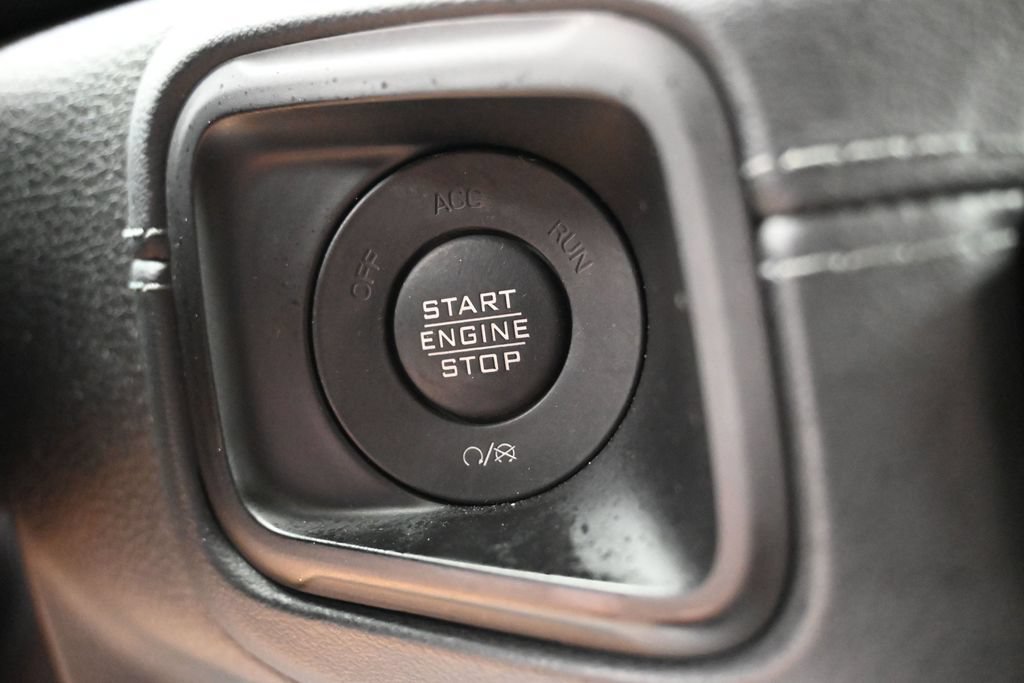 Used 2024 Jeep Wrangler Unlimited Sahara AWD/4WD image 21