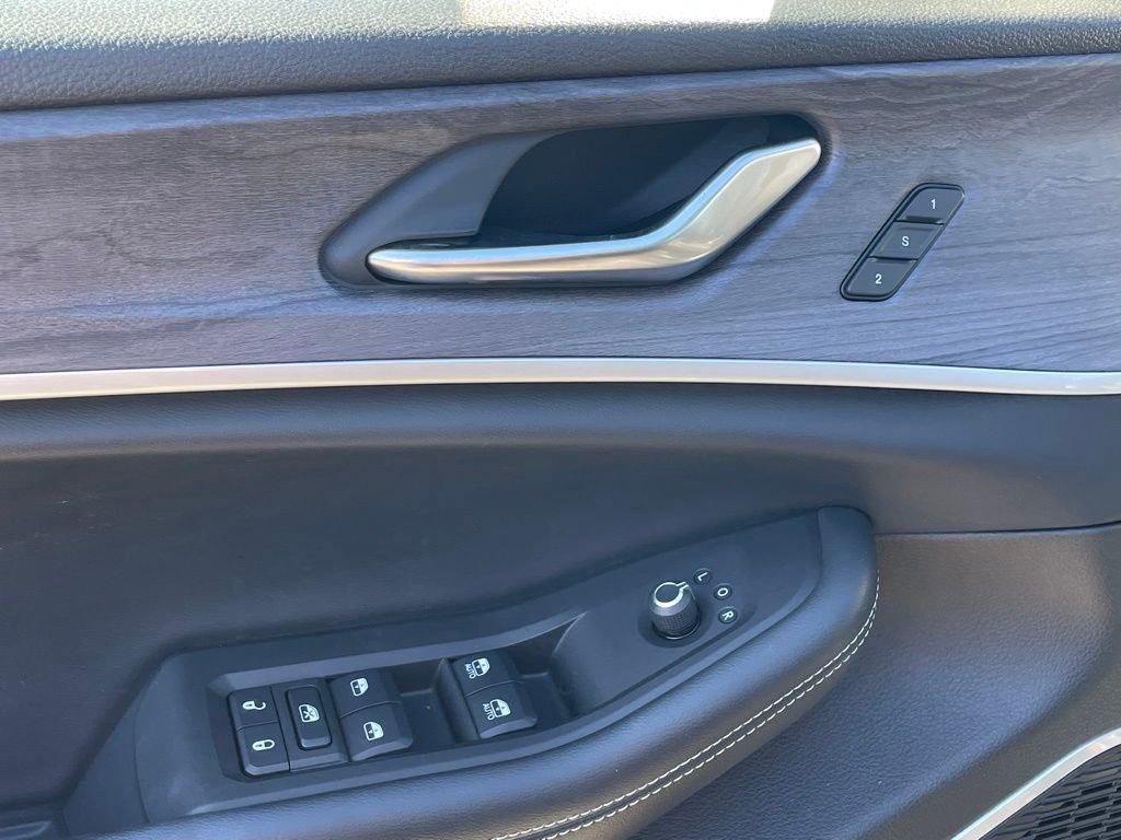 Certified 2022 Jeep Grand Cherokee Limited image 31