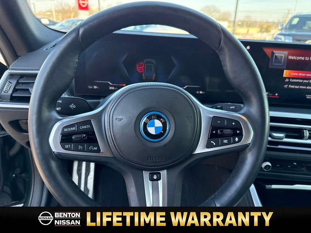 Used 2023 BMW i4 eDrive40 w/ M Sport Package image 16
