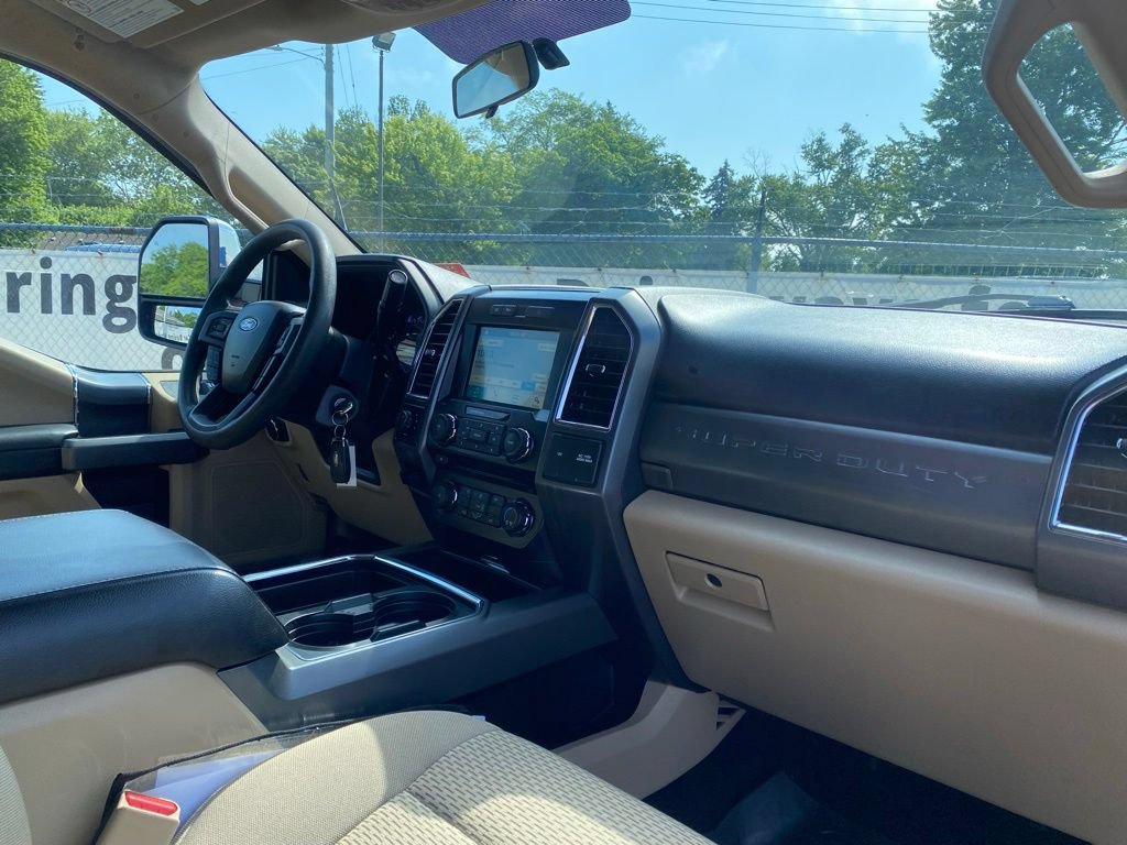 Used 2017 Ford F250 XLT w/ XLT Premium Package AWD/4WD image 18
