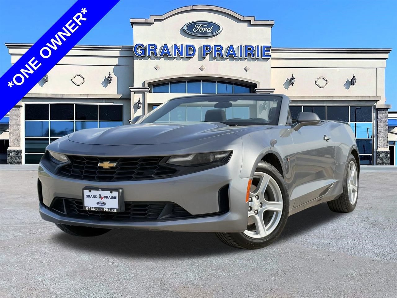 Used 2020 Chevrolet Camaro LT RWD image 1