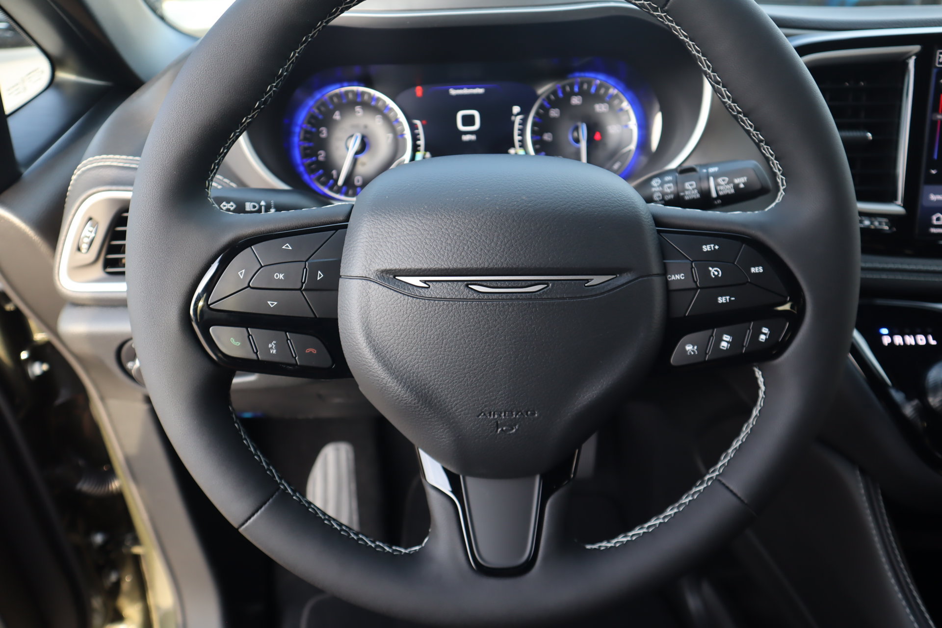 New 2027 Chrysler Pacifica Limited FWD image 3