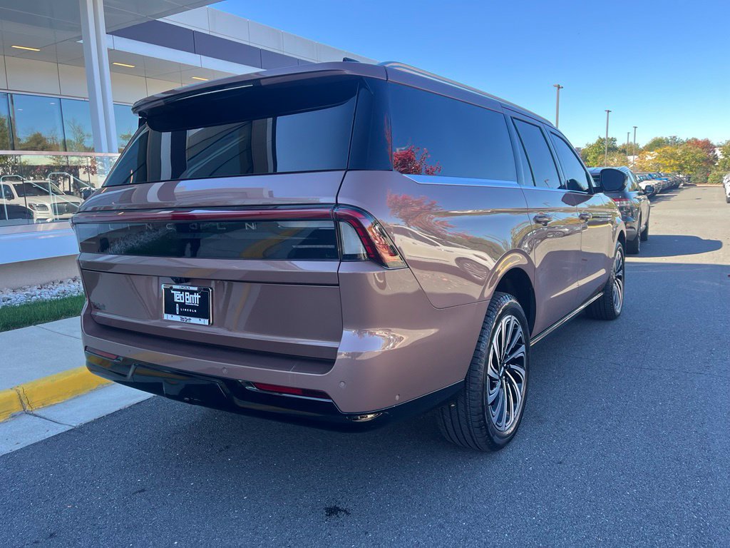 Certified 2025 Lincoln Navigator L Black Label AWD/4WD image 9