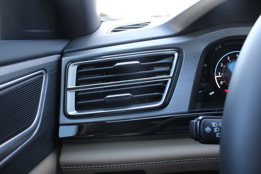 New 2026 Volkswagen Atlas Cross Sport SE AWD/4WD image 9