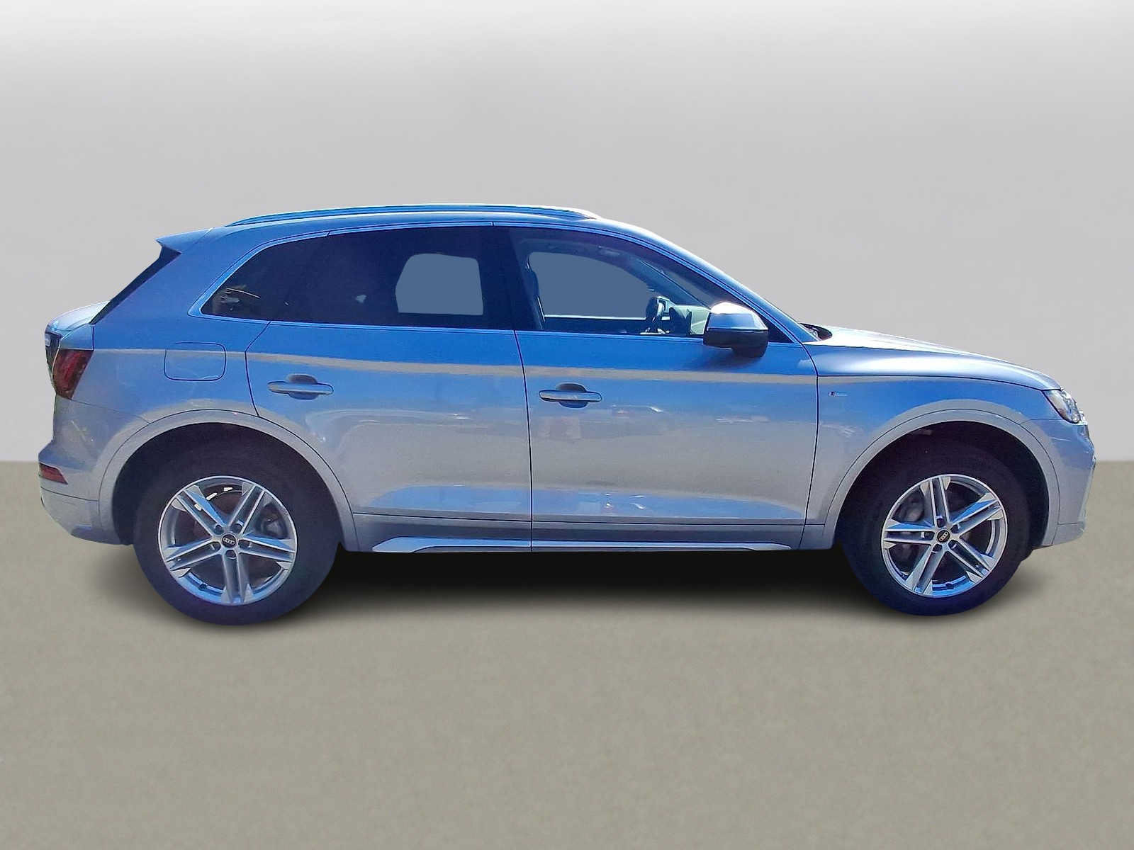 Used 2023 Audi Q5 e Premium w/ Convenience Package AWD/4WD image 32