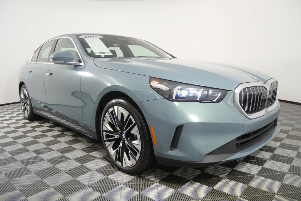 Certified 2027 BMW 530i RWD image 2