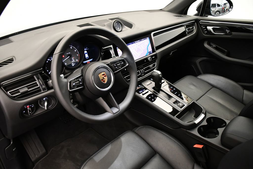 Used 2023 Porsche Macan S image 4