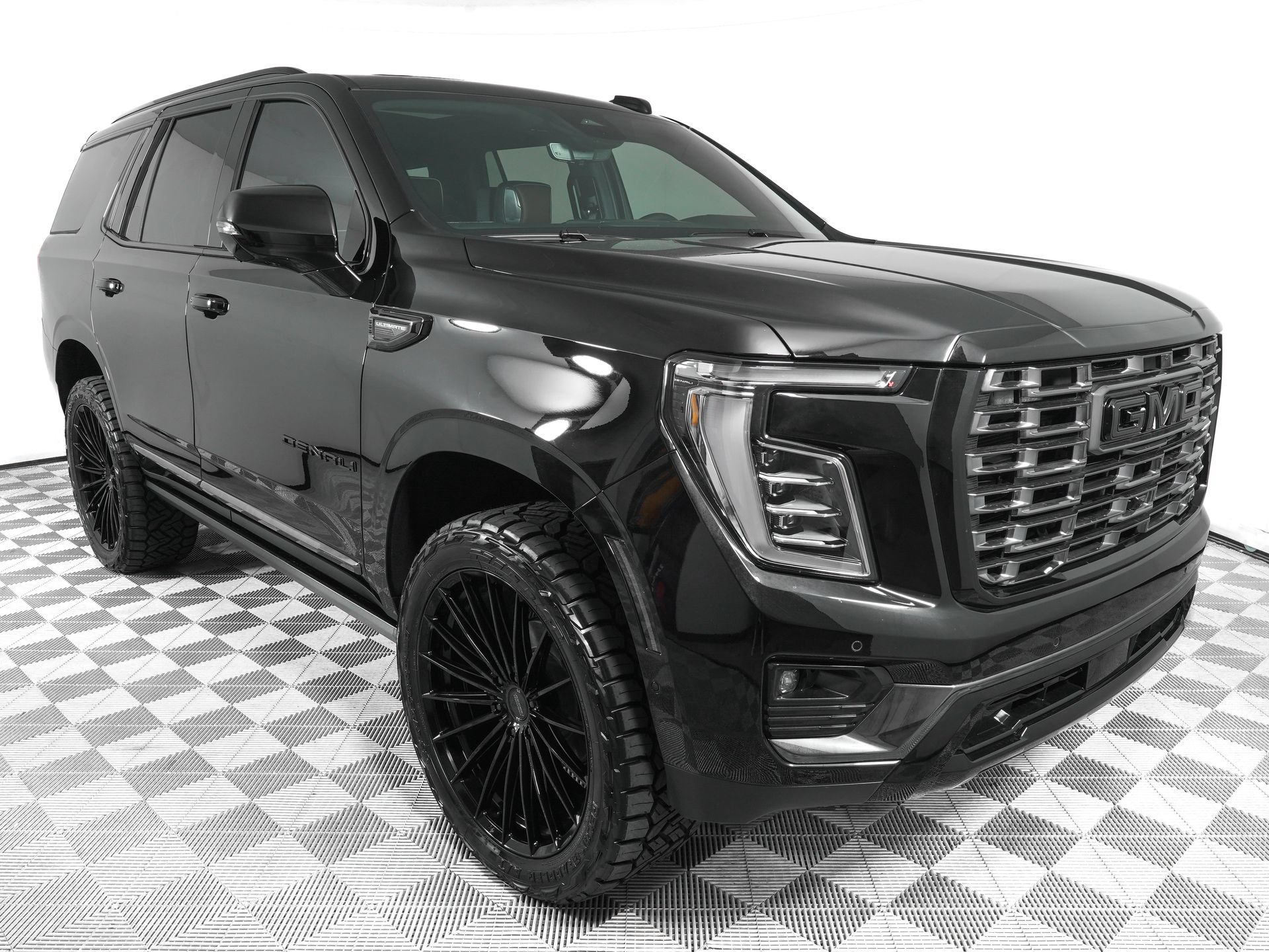 Used 2026 GMC Yukon Denali Ultimate AWD/4WD image 3