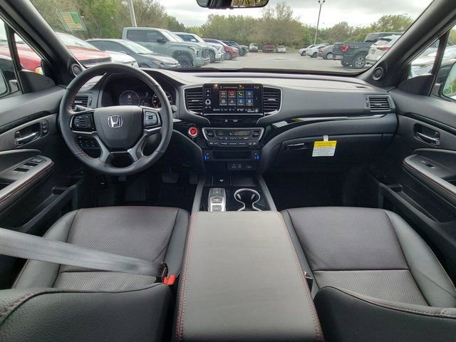 Used 2025 Honda Ridgeline Black Edition image 2