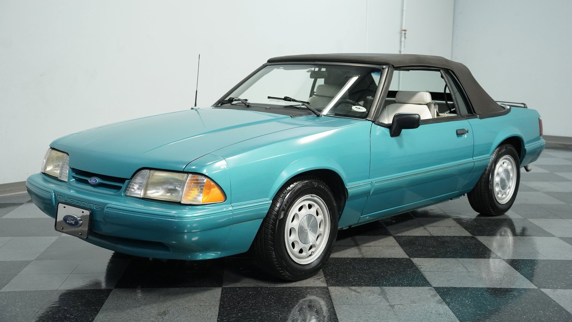 Used 1992 Ford Mustang LX image 5