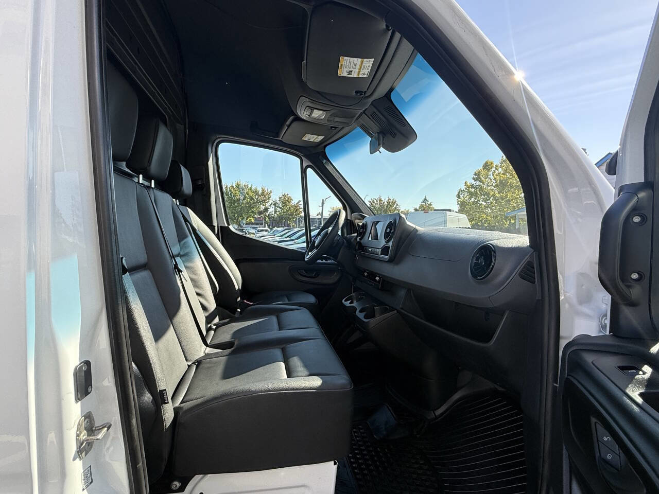 Used 2023 Mercedes-Benz Sprinter 2500 image 17
