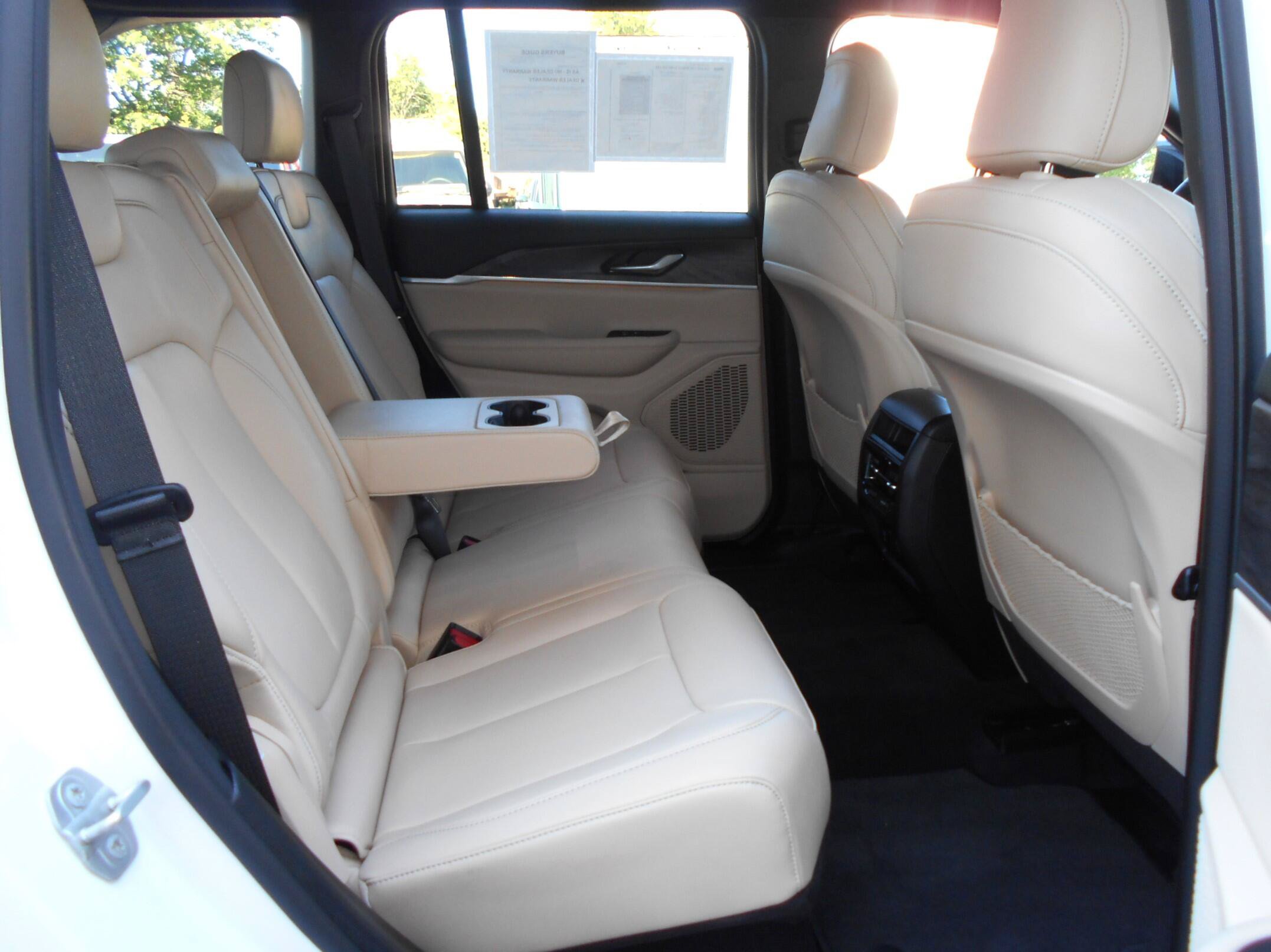 Certified 2023 Jeep Grand Cherokee Limited AWD/4WD image 26