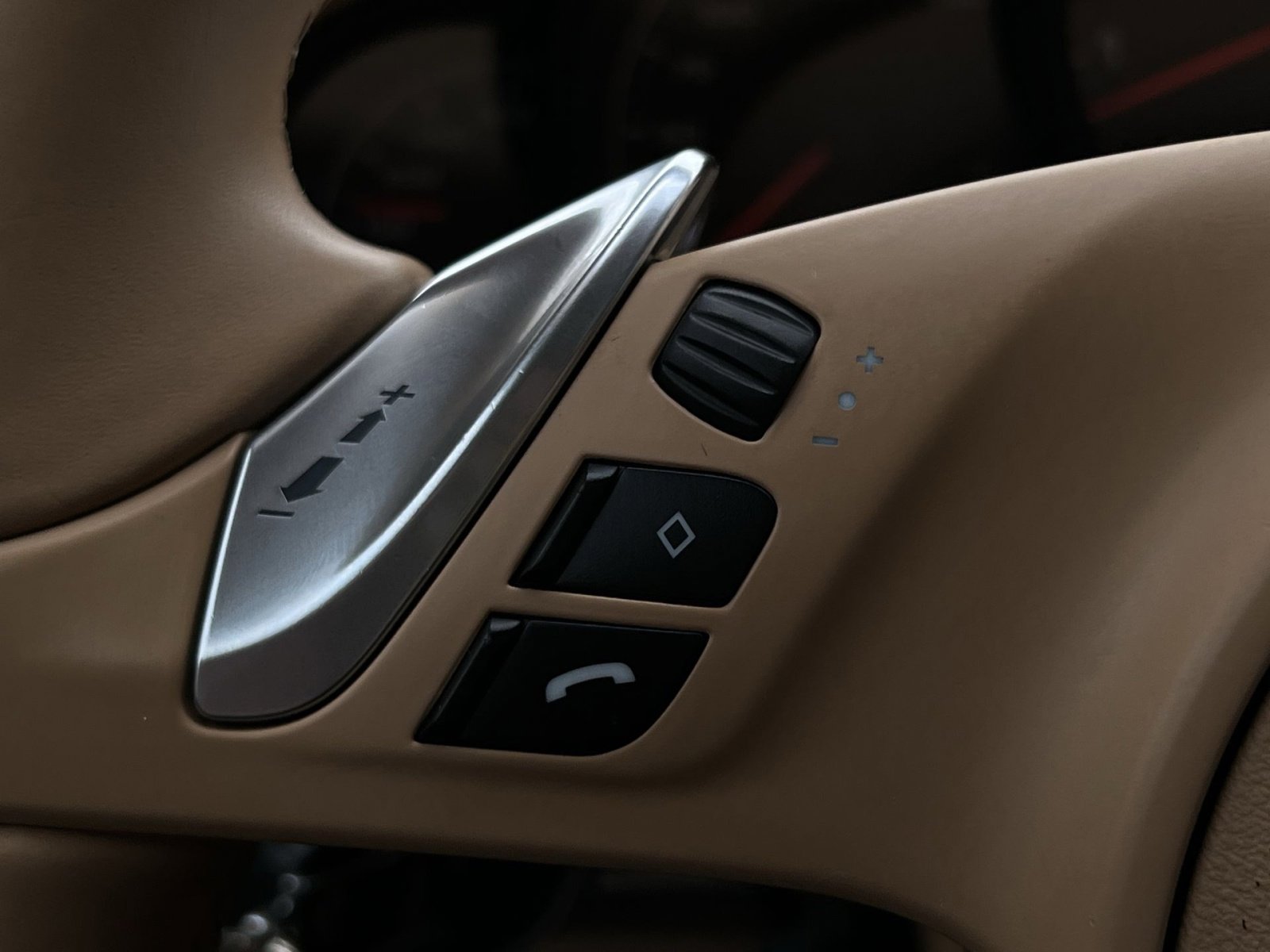 Used 2011 Porsche Panamera RWD image 35