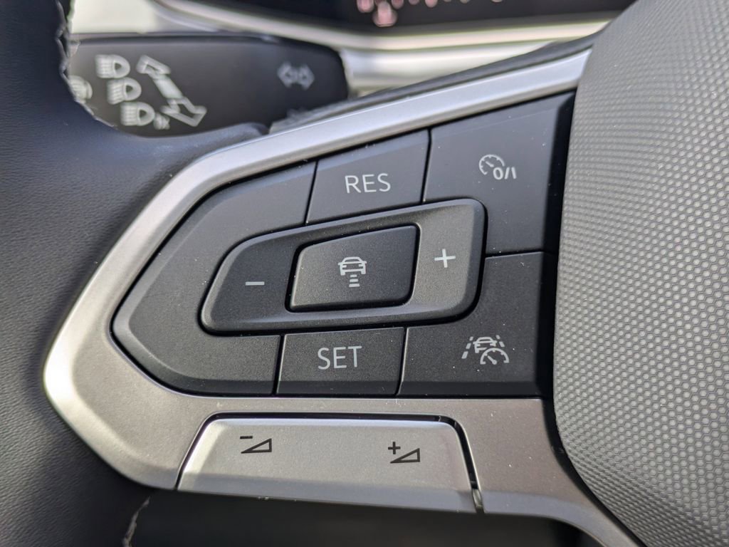 New 2026 Volkswagen Taos SE image 24