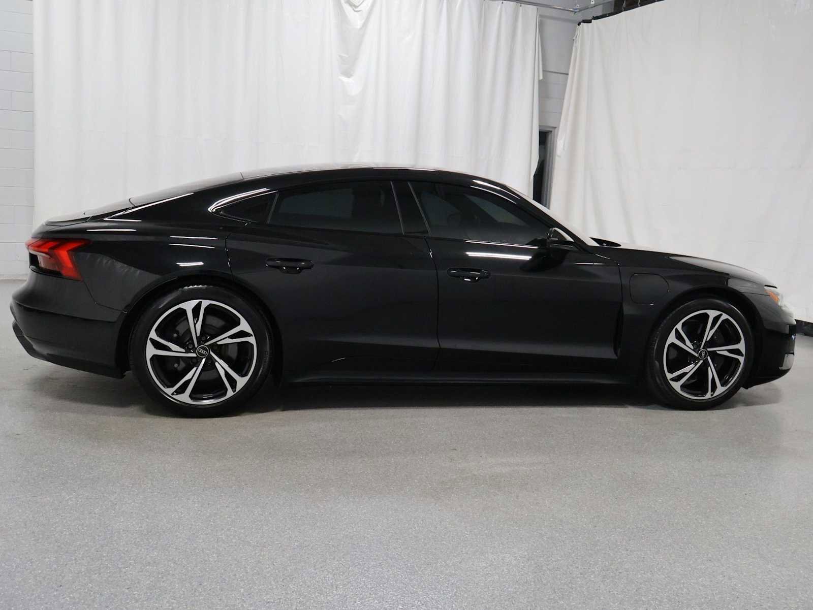 Used 2023 Audi e-tron GT Premium Plus w/ Performance Package AWD/4WD image 10