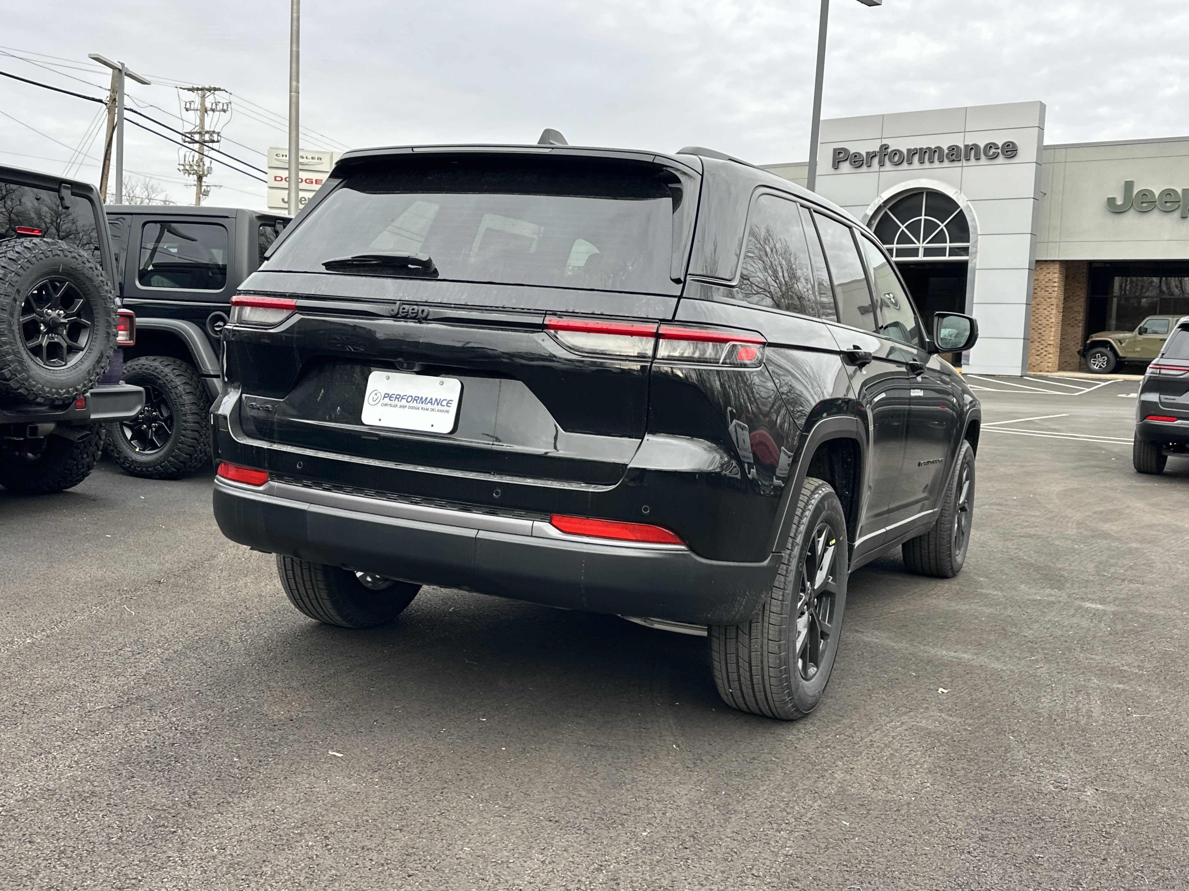 New 2026 Jeep Grand Cherokee Altitude AWD/4WD image 17