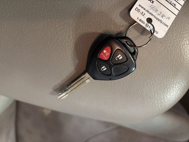 Used 2011 Toyota RAV4 2WD image 17