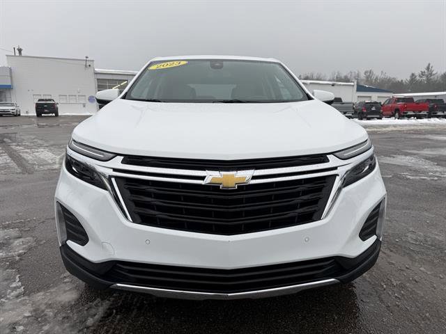 Used 2023 Chevrolet Equinox LT image 2