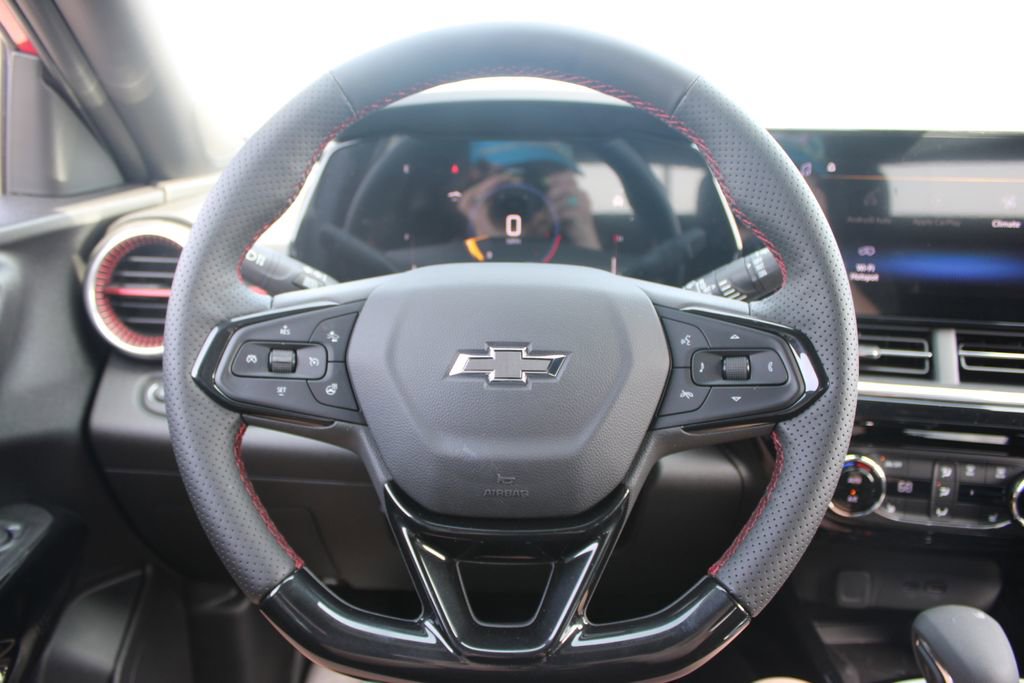 New 2026 Chevrolet Trax RS w/ Sunroof Package image 31