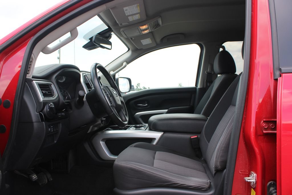 Used 2021 Nissan Titan SV w/ SV Convenience Package AWD/4WD image 26